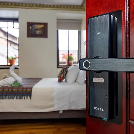 Friends Hotel & Rooftop - Historic Center & Museums-3